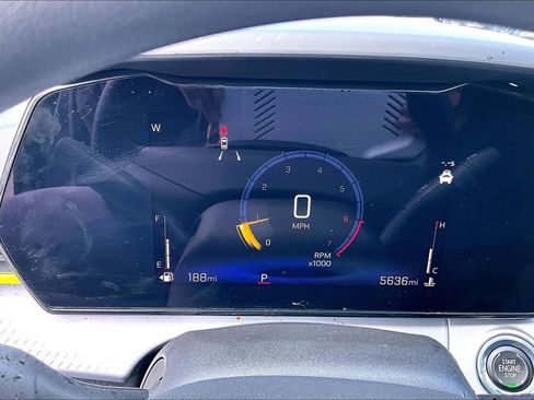 Used 2026 Chevrolet Trax LT FWD image 28