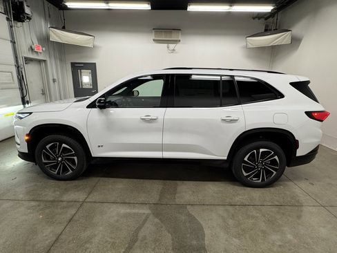 New 2026 Buick Enclave Sport Touring image 7