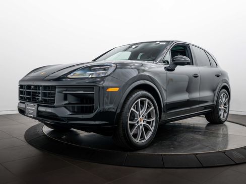 Certified 2026 Porsche Cayenne AWD/4WD image 1
