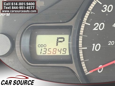 Used 2011 Toyota Sienna LE w/ Towing Pkg FWD image 18