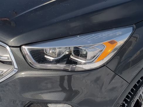 Used 2018 Ford Escape Titanium image 15