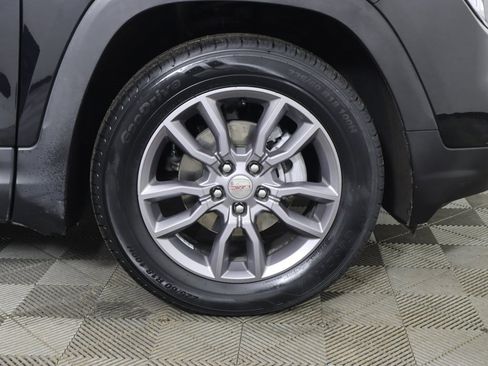 Used 2024 GMC Terrain SLT image 21