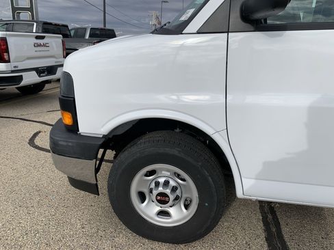 New 2025 GMC Savana 3500 w/ Power Convenience Package image 32