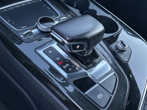 Used 2017 Audi Q7 2.0T Premium Plus w/ Premium Plus Package image 34