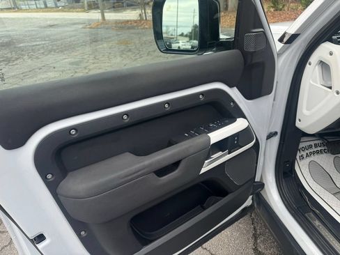 Used 2023 Land Rover Defender 110 X-Dynamic SE AWD/4WD image 18