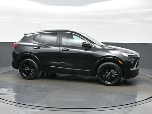 Used 2024 Buick Encore GX Sport Touring FWD image 10