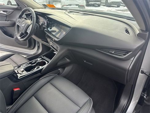 Used 2023 Buick Envision Essence image 25