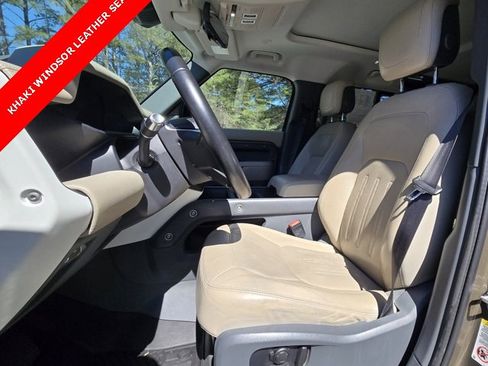 Used 2020 Land Rover Defender 110 HSE image 3