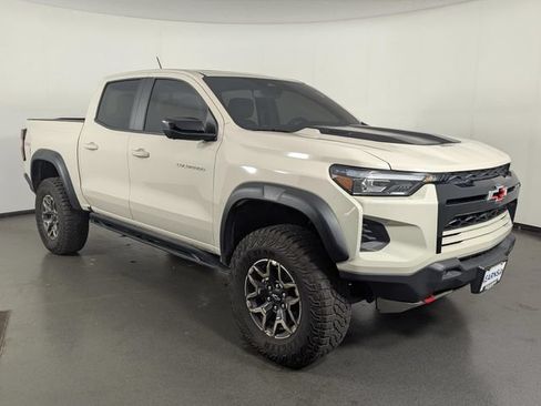 Used 2026 Chevrolet Colorado ZR2 w/ Technology Package AWD/4WD image 2