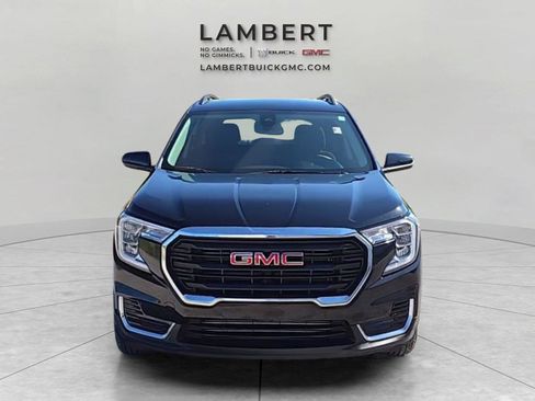 Used 2024 GMC Terrain SLE w/ Driver Convenience Package FWD image 8