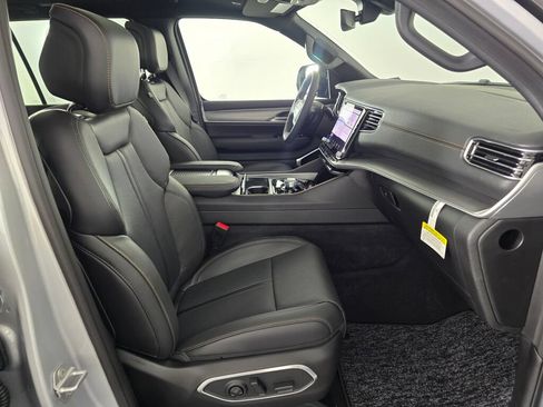 New 2026 Jeep Grand Wagoneer 4WD image 48