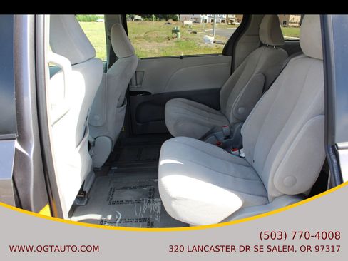Used 2012 Toyota Sienna LE FWD image 16