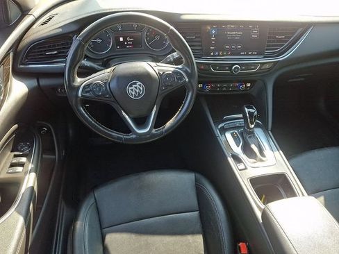 Used 2018 Buick Regal Essence w/ Driver Confidence Package #1 AWD/4WD image 2