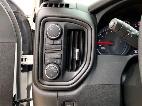 Used 2024 Chevrolet Silverado 2500 Custom w/ Custom Convenience Package AWD/4WD image 33