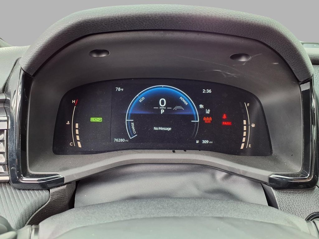 Used 2025 Toyota Camry SE FWD image 16