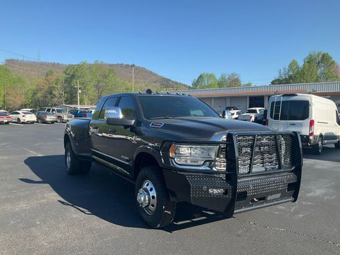 Used 2024 RAM 3500 Limited AWD/4WD image 3