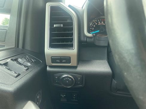 Used 2019 Ford F150 Lariat w/ Equipment Group 502A Luxury AWD/4WD image 12