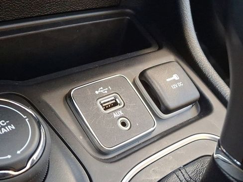 Used 2022 Jeep Cherokee Latitude Lux w/ Sun & Sound Group image 26