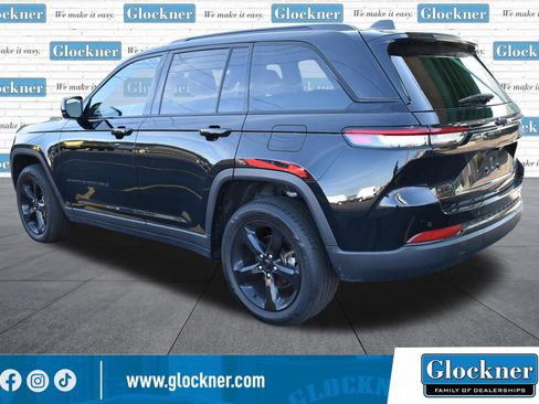 Used 2023 Jeep Grand Cherokee Altitude AWD/4WD image 8