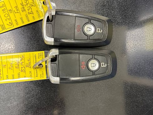 Used 2018 Ford Edge SEL w/ Equipment Group 201A AWD/4WD image 34