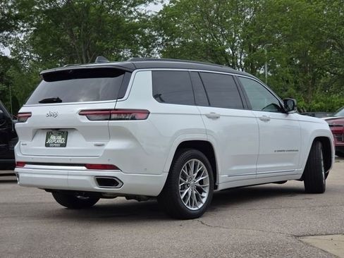 Used 2025 Jeep Grand Cherokee L Summit w/ Advanced Protech Group IV AWD/4WD image 29