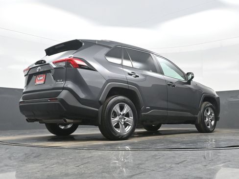 Used 2022 Toyota RAV4 XLE w/ Convenience Package image 34