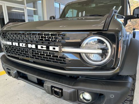 Certified 2025 Ford Bronco Badlands image 1