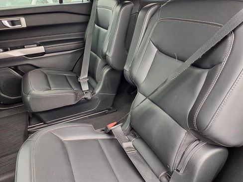 Used 2023 Ford Explorer XLT w/ Equipment Group 202A image 7