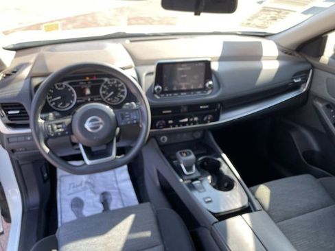 Used 2021 Nissan Rogue SV image 16