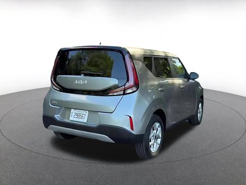 Used 2025 Kia Soul LX w/ LX Technology Package FWD image 14