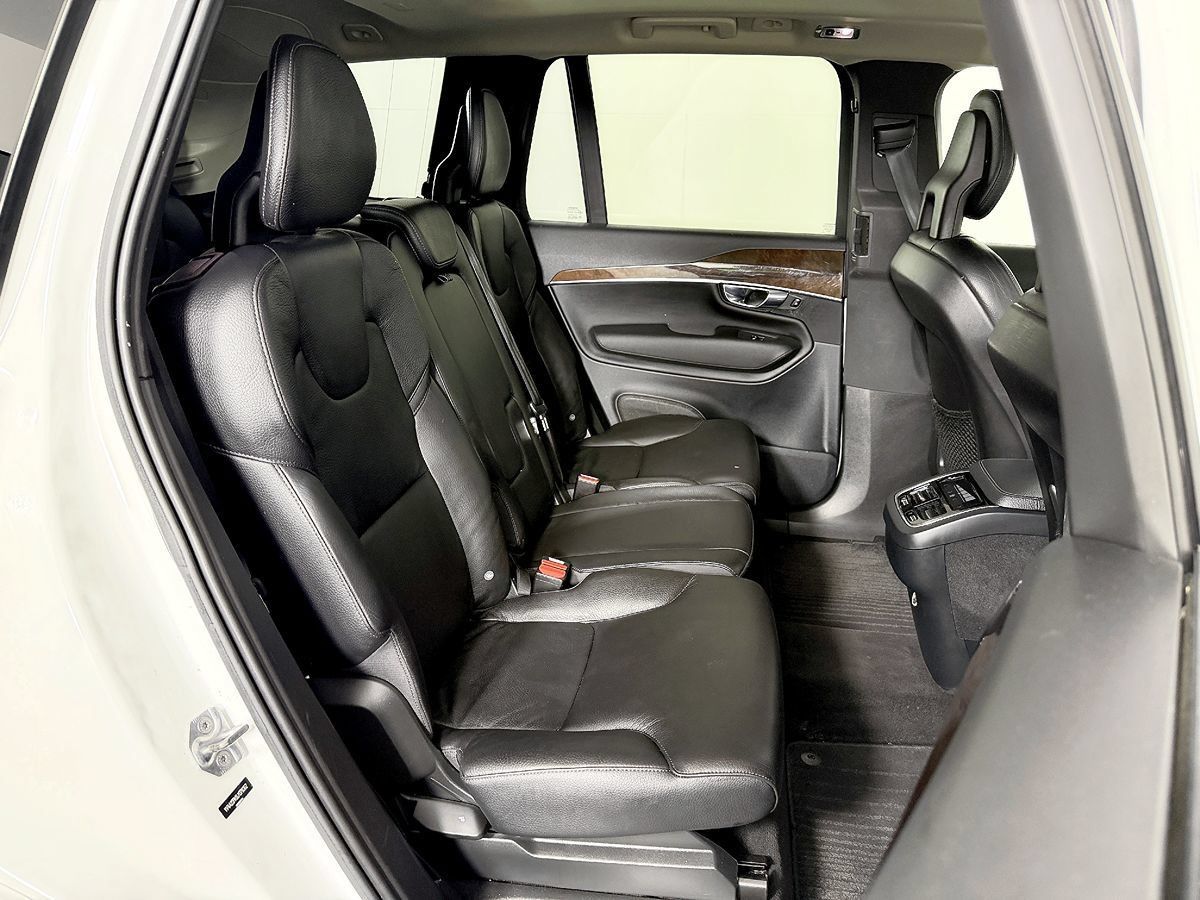 Used 2018 Volvo XC90 T6 Momentum w/ Momentum Plus Package AWD/4WD image 48