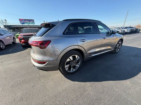 Used 2023 Audi e-tron Premium w/ Convenience Plus Package image 3