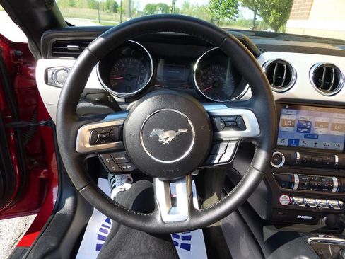 Used 2017 Ford Mustang GT Premium RWD image 31