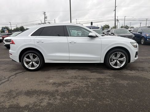Used 2023 Audi Q8 Premium AWD/4WD image 6