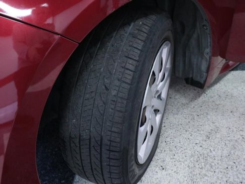 Used 2022 Toyota Corolla LE image 9