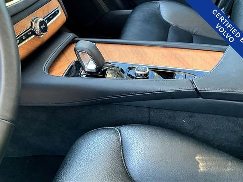 Used 2023 Volvo XC90 B5 Plus image 18