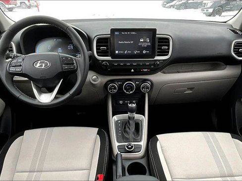 New 2025 Hyundai Venue SEL image 5