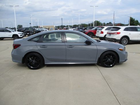Used 2025 Honda Civic Sport image 7