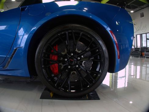Used 2016 Chevrolet Corvette Z06 w/ 3LZ Preferred Equipment Group RWD image 35