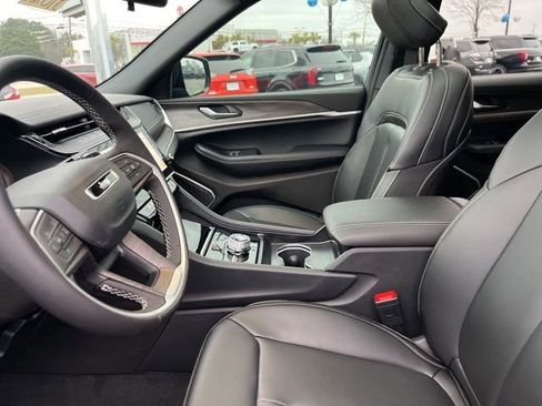New 2026 Jeep Grand Cherokee Limited w/ Limited Altitude Package AWD/4WD image 9