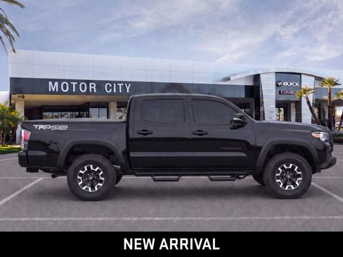 Used 2023 Toyota Tacoma TRD Off-Road AWD/4WD image 8