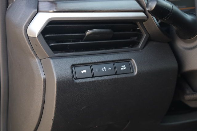 Used 2025 Nissan Altima 2.5 SV FWD image 14
