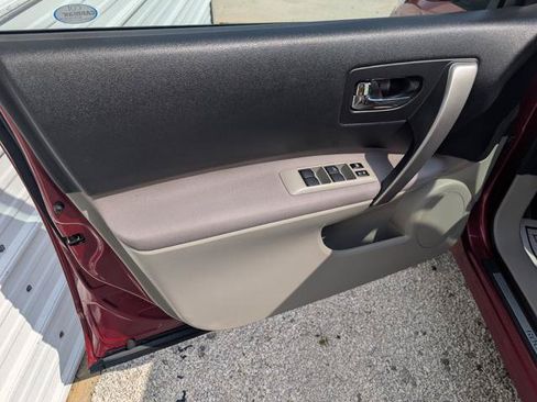 Used 2010 Nissan Rogue S w/ 360 Degree Value Pkg FWD image 6