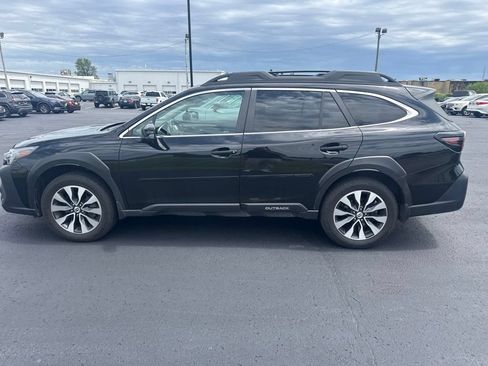 Used 2023 Subaru Outback Limited AWD/4WD image 4