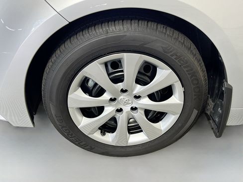 Used 2025 Toyota Corolla LE FWD image 14