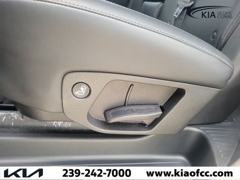 Certified 2024 Kia Telluride LX FWD image 14