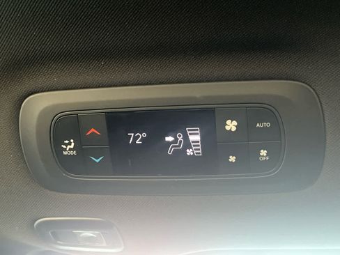 New 2025 Chrysler Pacifica Select w/ Uconnect Theater Family Group image 40