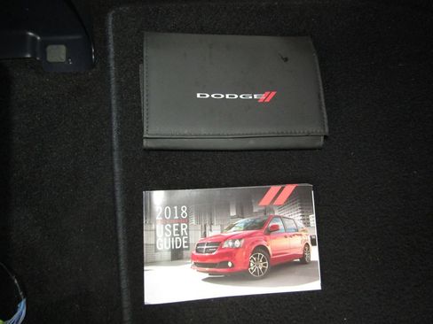 Used 2018 Dodge Grand Caravan SXT w/ Rear Park Assist Package image 28