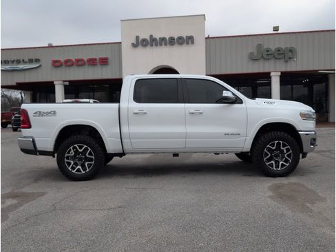 Used 2025 RAM 1500 Laramie w/ Off Road Group image 6