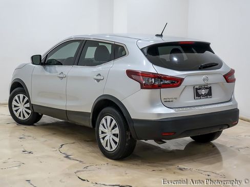 Used 2020 Nissan Rogue Sport S image 10